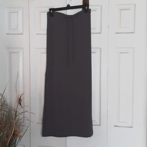 Tracy Evans Long Gray Skirt size 1 fits like a 4/5